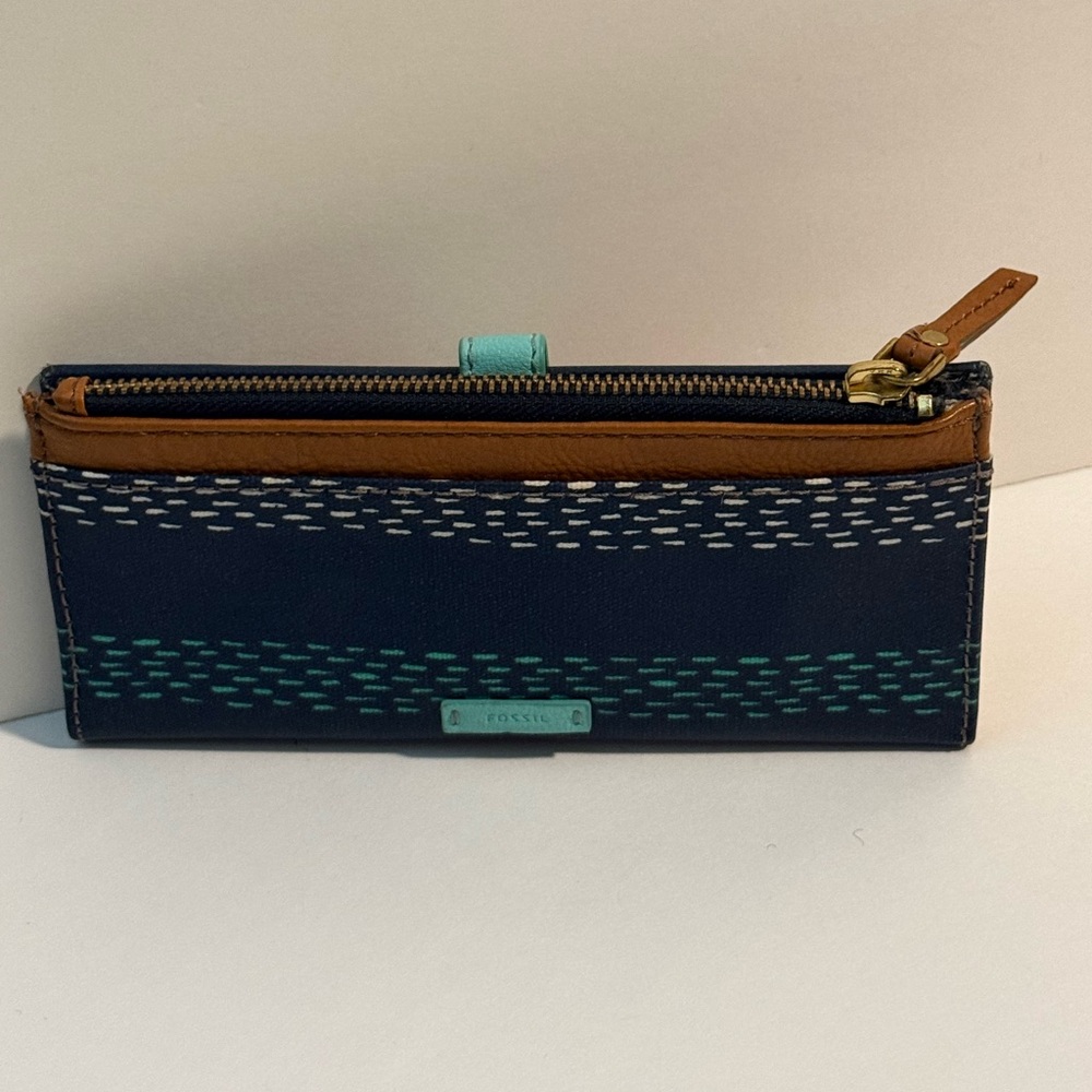 FOSSIL || Emma Zip Wallet - Picture 3 of 16